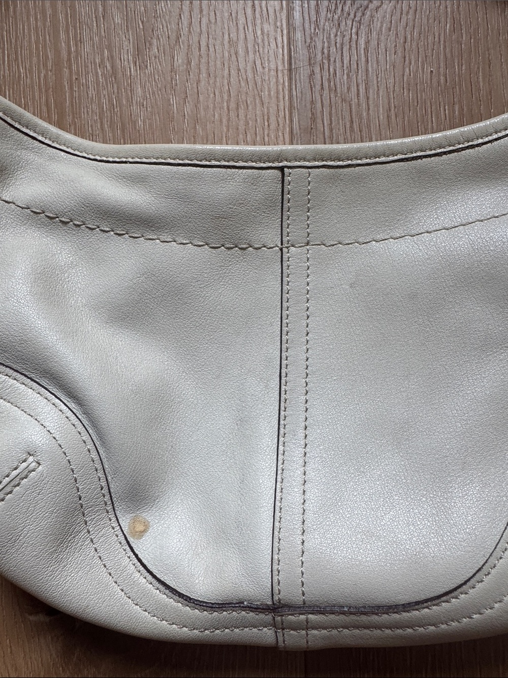 Coach 9541 small cream leather shoulder purse. Good condition. 90’s vintage. - Picture 3 of 10